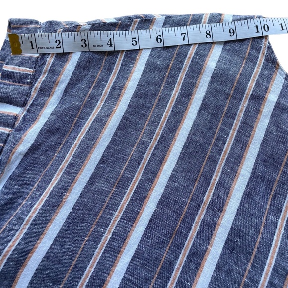 Linen shirt with back button detail - Picture 5 of 6